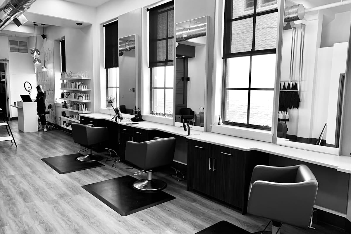 Luxe Hair Studio hero